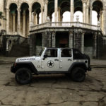 Mein Jeep vor dem Hotel Medea