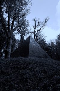 Pyramidenmausoleum